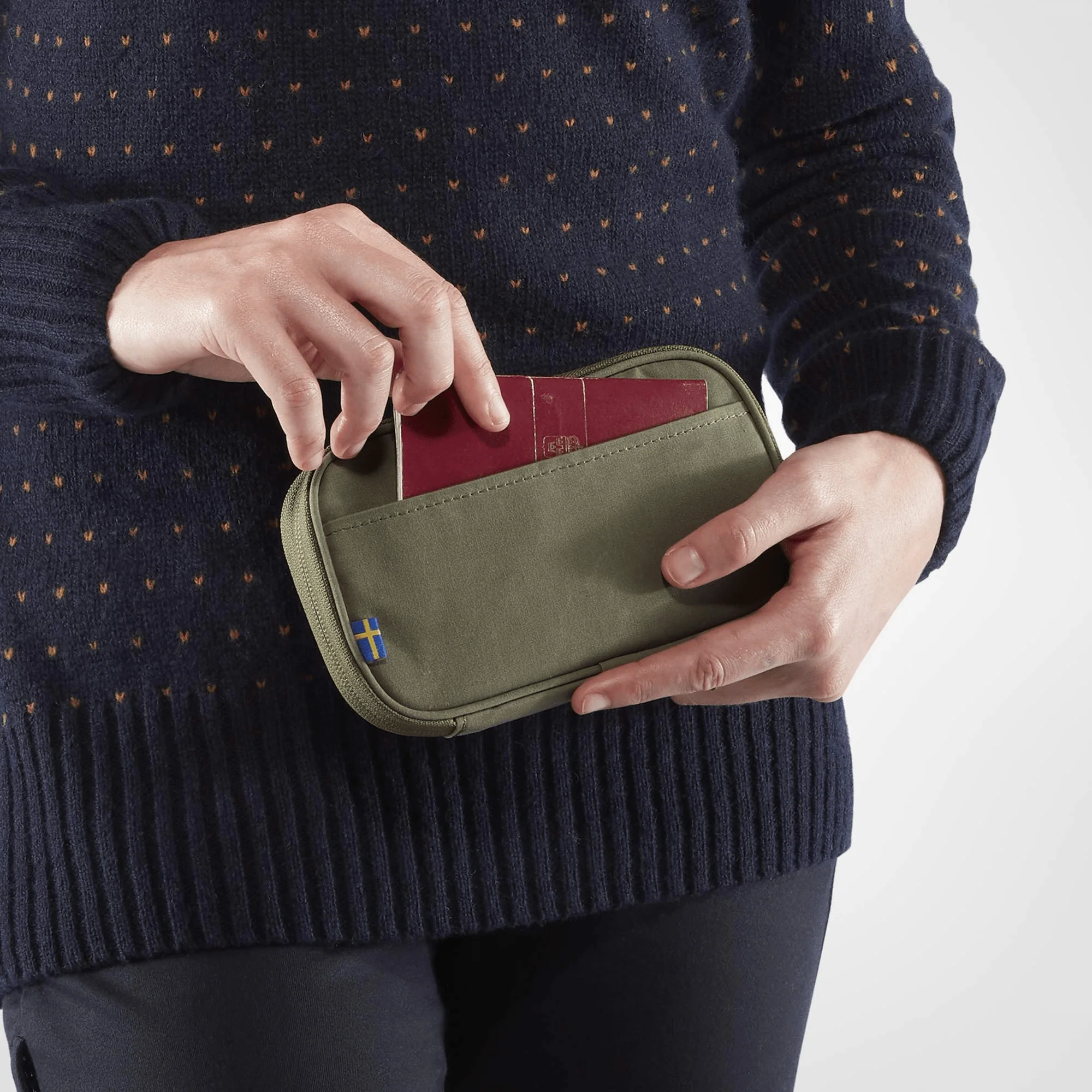 Kånken Travel Wallet - Image 4